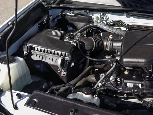 Used 2021 Toyota Tacoma SR w/ SR Convenience Package image 11