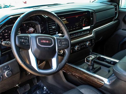 Used 2025 GMC Sierra 1500 Elevation AWD/4WD image 15