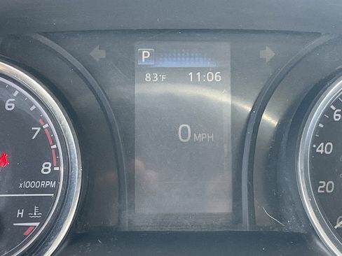 Used 2020 Toyota Camry LE image 9