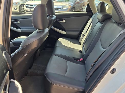 Used 2014 Toyota Prius Prime Advanced FWD image 22