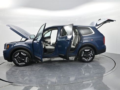 New 2025 Kia Telluride S image 56