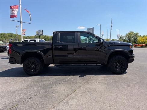 Used 2025 Chevrolet Silverado 1500 ZR2 w/ Technology Package AWD/4WD image 3