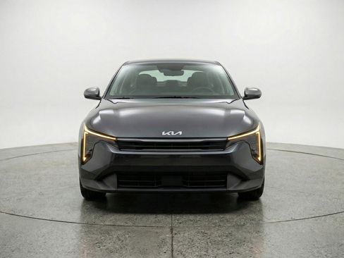 Used 2025 Kia K4 LXS image 2