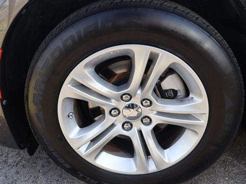 Used 2023 Dodge Charger SXT RWD image 9