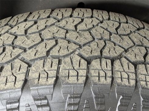 Used 2024 GMC Sierra 1500 Elevation image 9