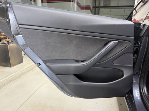 Used 2018 Tesla Model 3 AWD/4WD image 12