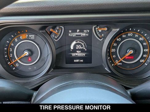 Used 2025 Jeep Wrangler Unlimited Sport AWD/4WD image 19