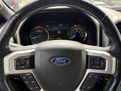 Used 2019 Ford F150 Lariat w/ Equipment Group 502A Luxury AWD/4WD image 18