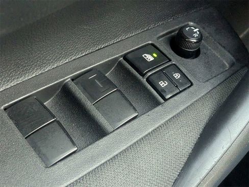 Used 2025 Toyota Corolla LE image 23