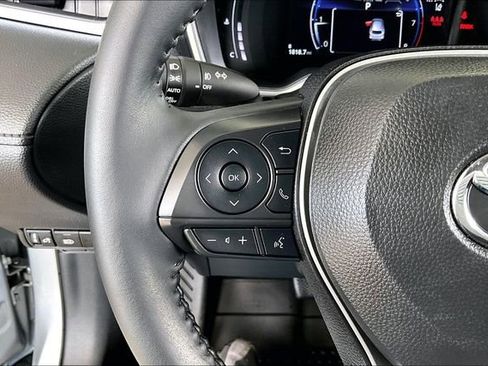 Used 2024 Toyota Corolla Cross XLE w/ Convenience Package FWD image 10