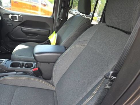 Used 2025 Jeep Wrangler Unlimited Sport AWD/4WD image 14