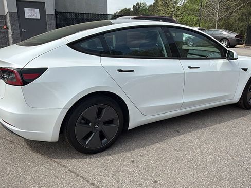 Used 2023 Tesla Model 3 Standard Range image 8
