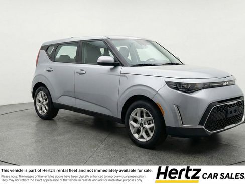 Used 2025 Kia Soul LX w/ LX Technology Package FWD image 1