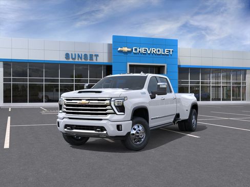 New 2026 Chevrolet Silverado 3500 High Country w/ High Country Premium Package AWD/4WD image 8