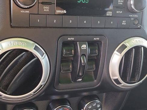 Used 2017 Jeep Wrangler Unlimited Rubicon image 19