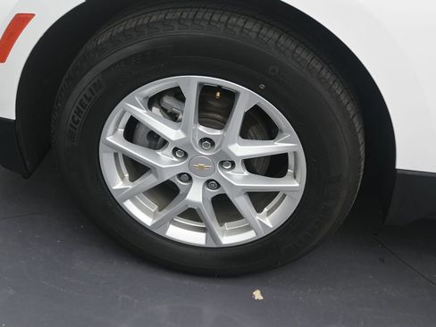 Used 2024 Chevrolet Equinox LS FWD image 9