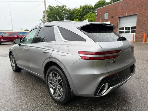 Used 2023 Genesis GV70 2.5T w/ Advanced Package AWD/4WD image 4