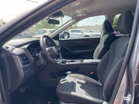 Used 2025 Nissan Rogue S FWD image 15