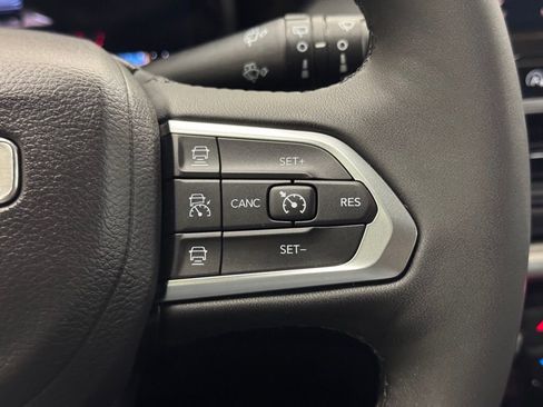 Used 2024 Jeep Compass Limited w/ High Altitude Package image 23