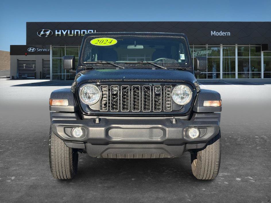 Used 2024 Jeep Wrangler Sport AWD/4WD image 2
