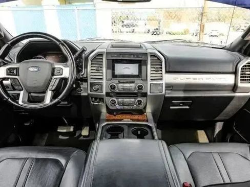 Used 2017 Ford F250 Platinum w/ Platinum Ultimate Package AWD/4WD image 20
