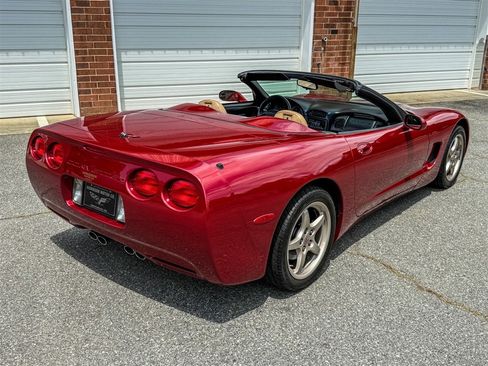 Used 1999 Chevrolet Corvette Convertible w/ Memory Pkg RWD image 26
