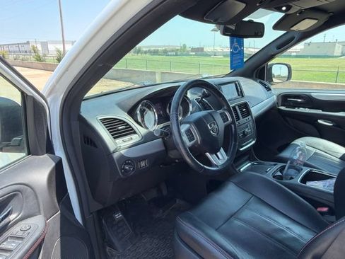 Used 2019 Dodge Grand Caravan GT FWD image 5