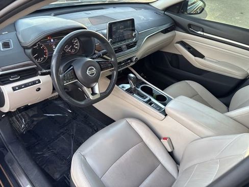 Certified 2020 Nissan Altima 2.0 Platinum image 12