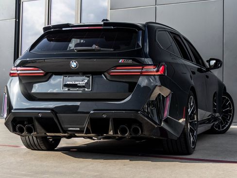 Used 2025 BMW M5 Touring image 8