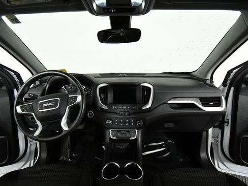 Used 2024 GMC Terrain SLE image 18