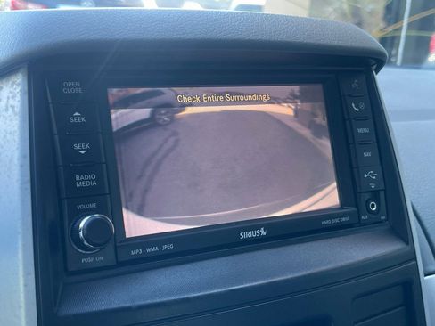 Used 2010 Dodge Grand Caravan SXT image 41