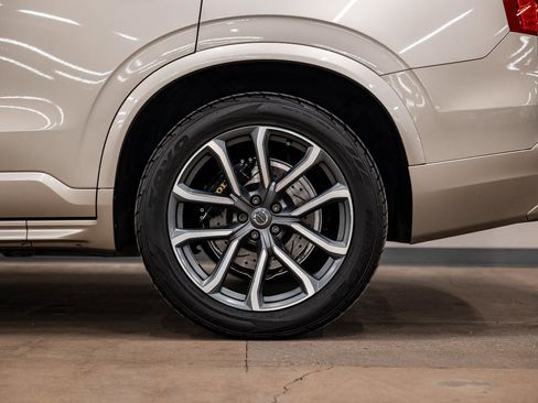 Used 2017 Volvo XC90 T6 Momentum w/ Momentum Plus Package image 29