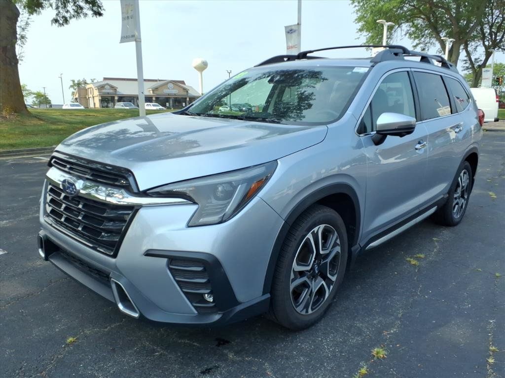 Used 2023 Subaru Ascent Touring AWD/4WD image 3