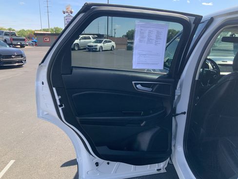 Used 2017 Ford Edge SEL w/ Equipment Group 201A AWD/4WD image 16