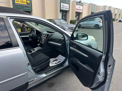 Used 2013 Subaru Outback 2.5i Premium w/ All-Weather Pkg image 5