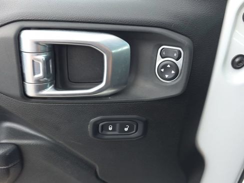 Used 2025 Jeep Gladiator Sport AWD/4WD image 12