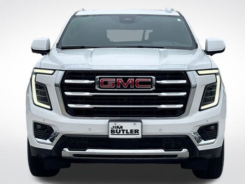 Used 2025 GMC Yukon Elevation w/ Elevation Premium Package AWD/4WD image 11