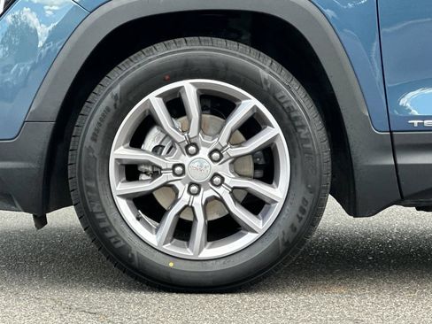 Used 2024 GMC Terrain SLT AWD/4WD image 27