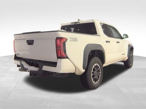 Used 2025 Toyota Tacoma TRD Off-Road image 5