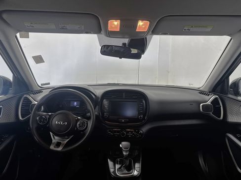 Used 2022 Kia Soul LX w/ Technology Package FWD image 3