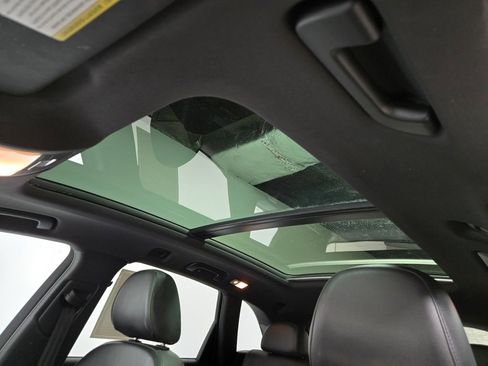 Used 2017 Audi Q5 2.0T Premium Plus w/ Technology Package image 9