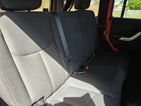 Used 2015 Jeep Wrangler Unlimited Sport AWD/4WD image 15