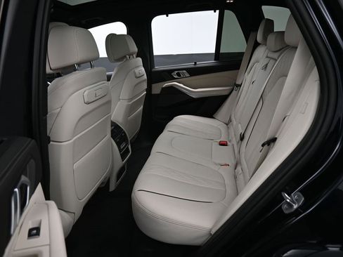 Used 2024 BMW X5 xDrive40i w/ M Sport Package image 27