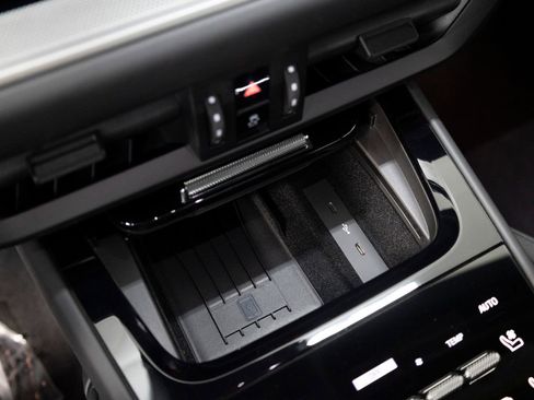 New 2025 Porsche Cayenne S image 19