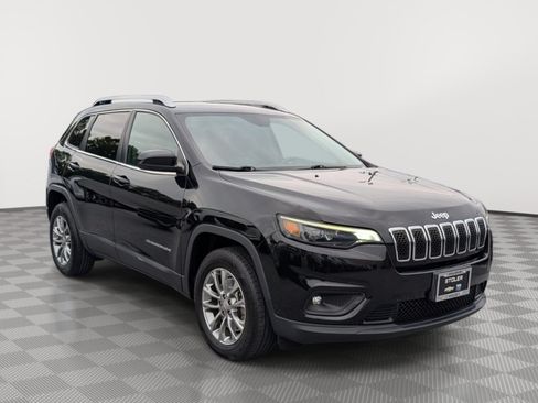Used 2019 Jeep Cherokee Latitude Plus AWD/4WD image 7