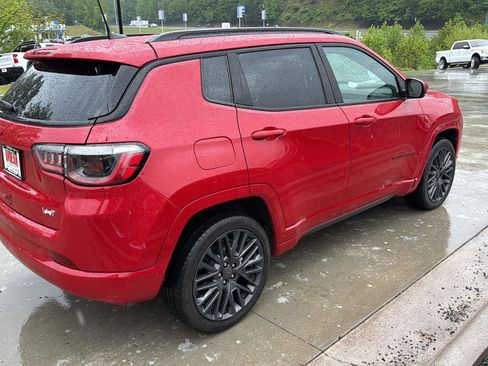 Used 2023 Jeep Compass Limited AWD/4WD image 3