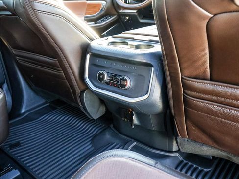 Used 2025 Ford Expedition Max King Ranch image 24