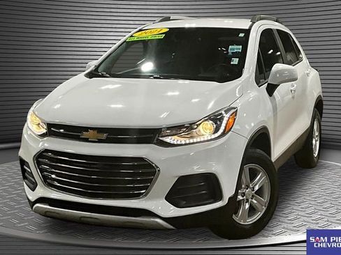 Used 2021 Chevrolet Trax LT AWD/4WD image 1