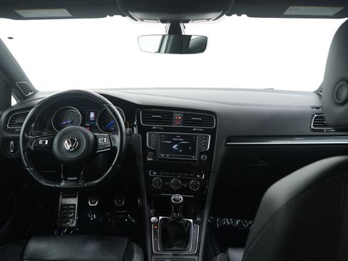Used 2017 Volkswagen Golf R 4-Door image 13