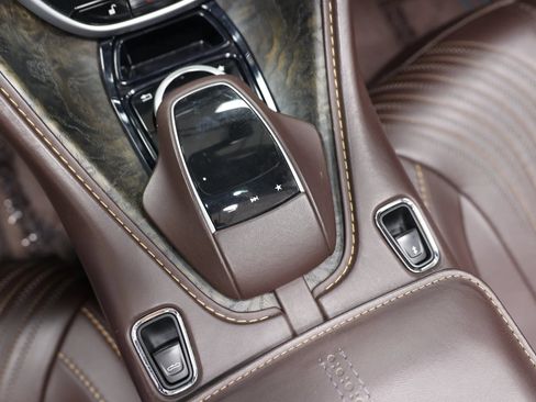Used 2019 Aston Martin DB11 Volante RWD image 40